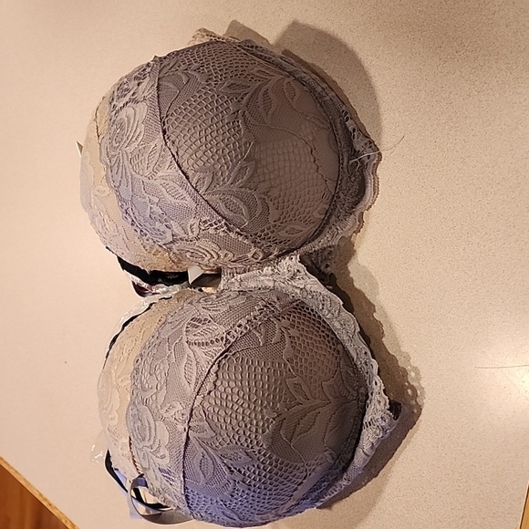 Bras/Reposhing - Picture 3 of 4